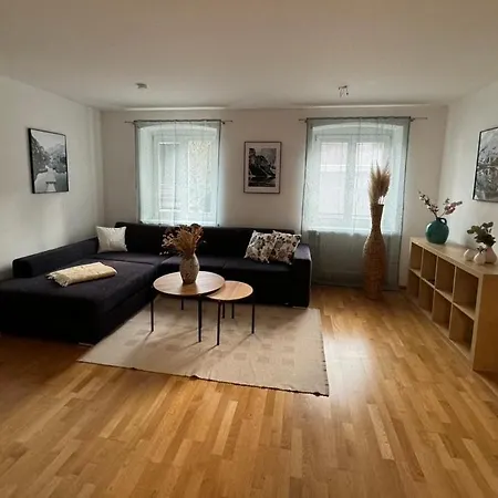 Appartement Geraeumige Im Zentrum Von *