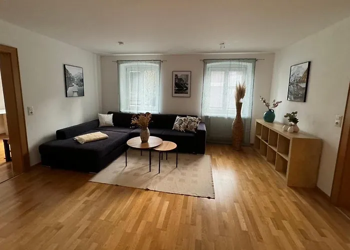 Apartment Geraeumige Im Zentrum Von *